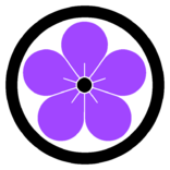 Japanese Crest Ume (mit Kreis und in Farbe).png